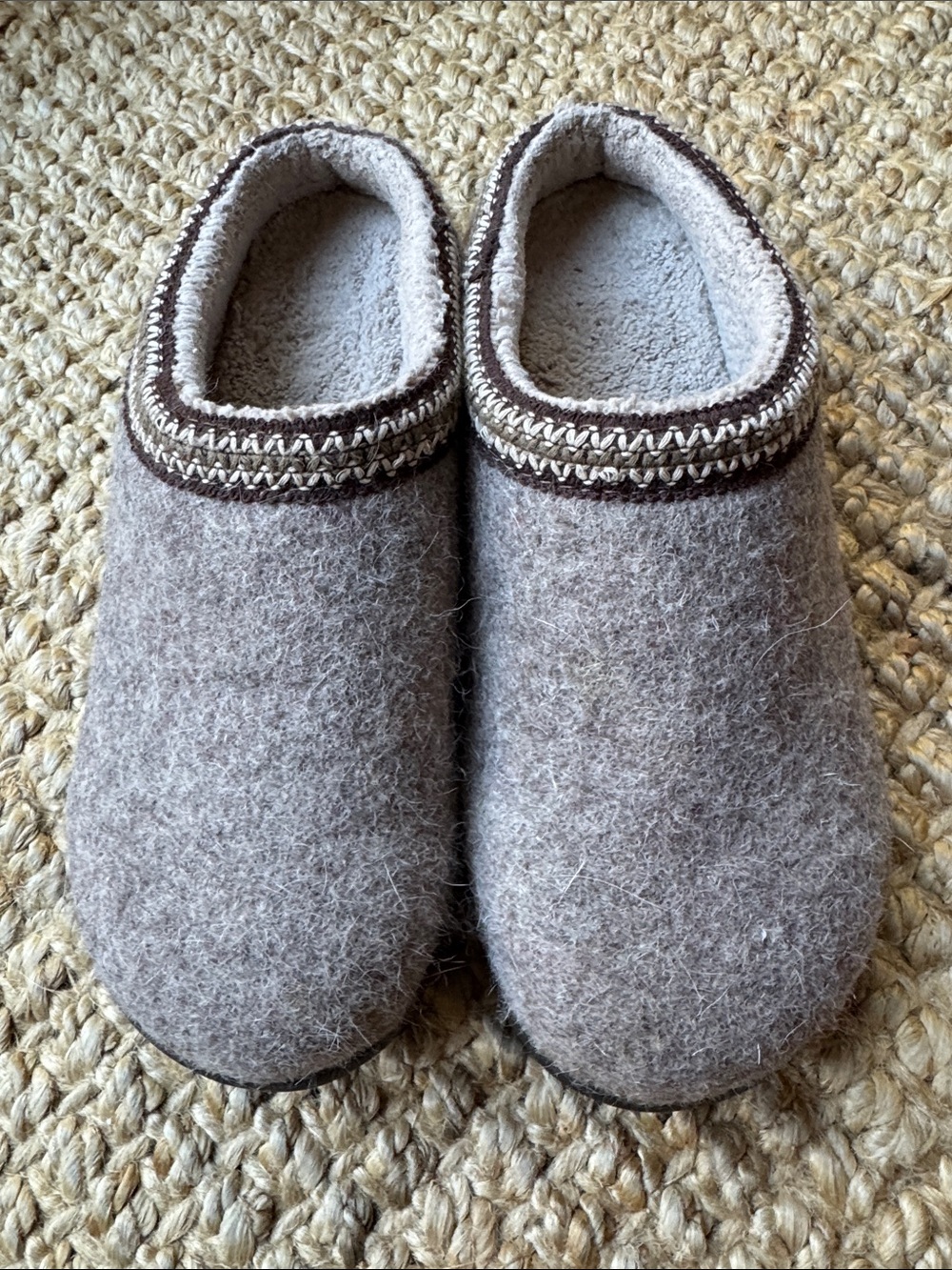 L.L. Bean Women’s Wool Slipper Clogs/Mules. Size 9